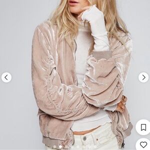 ⭐️Free People Velvet Ruched Bomber Jacket⭐️